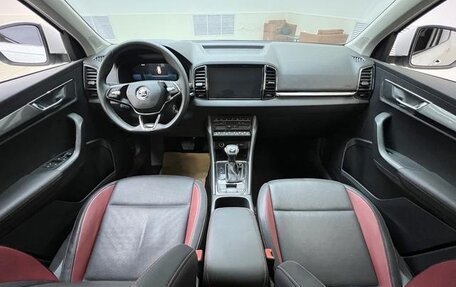 Skoda Karoq I, 2023 год, 2 119 000 рублей, 10 фотография