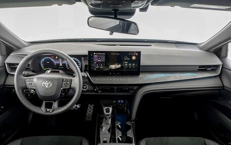 Toyota Camry, 2025 год, 4 900 000 рублей, 10 фотография