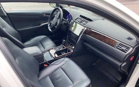 Toyota Camry, 2017 год, 2 350 000 рублей, 16 фотография