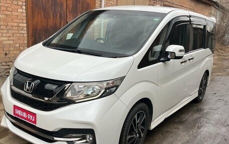 Honda Stepwgn IV, 2017 год, 2 300 000 рублей, 1 фотография