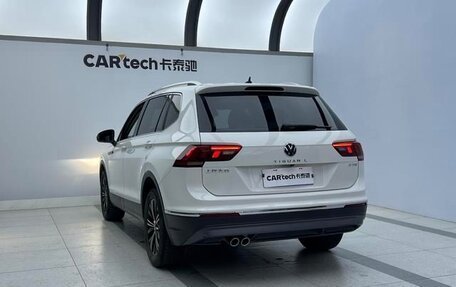 Volkswagen Tiguan II, 2021 год, 2 174 000 рублей, 3 фотография