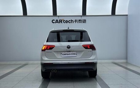 Volkswagen Tiguan II, 2021 год, 2 174 000 рублей, 4 фотография
