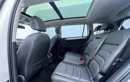 Volkswagen Tiguan II, 2021 год, 2 174 000 рублей, 13 фотография