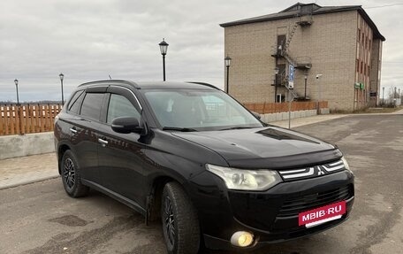 Mitsubishi Outlander III рестайлинг 3, 2012 год, 1 280 000 рублей, 2 фотография