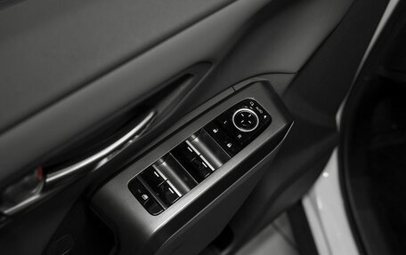 Toyota RAV4, 2025 год, 4 985 000 рублей, 17 фотография