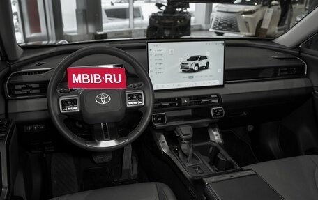 Toyota RAV4, 2025 год, 4 985 000 рублей, 30 фотография
