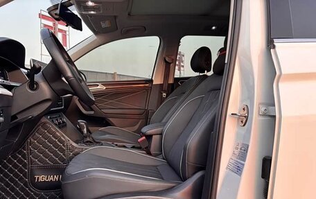 Volkswagen Tiguan II, 2022 год, 2 600 000 рублей, 7 фотография
