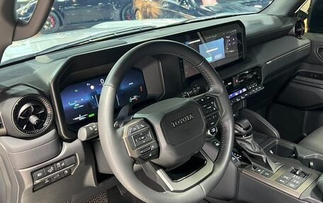 Toyota Land Cruiser Prado, 2024 год, 7 101 000 рублей, 8 фотография