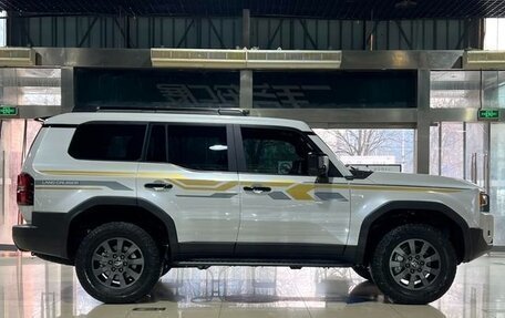 Toyota Land Cruiser Prado, 2024 год, 7 101 000 рублей, 3 фотография