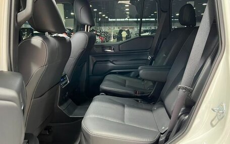 Toyota Land Cruiser Prado, 2024 год, 7 101 000 рублей, 14 фотография