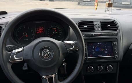 Volkswagen Polo VI (EU Market), 2012 год, 800 000 рублей, 12 фотография