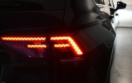 Volkswagen Tiguan II, 2018 год, 2 459 000 рублей, 5 фотография