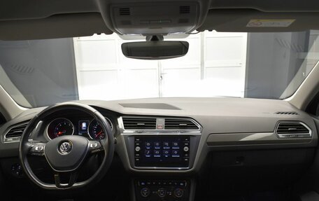 Volkswagen Tiguan II, 2018 год, 2 459 000 рублей, 6 фотография