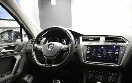 Volkswagen Tiguan II, 2018 год, 2 459 000 рублей, 7 фотография
