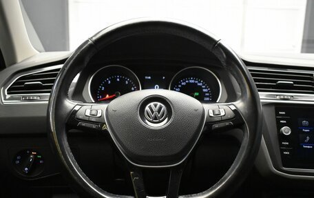 Volkswagen Tiguan II, 2018 год, 2 459 000 рублей, 8 фотография