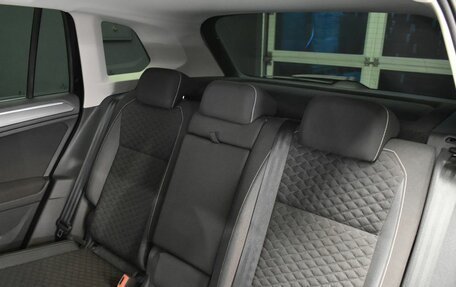 Volkswagen Tiguan II, 2018 год, 2 459 000 рублей, 14 фотография