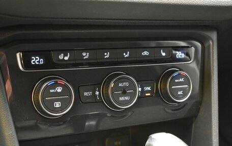 Volkswagen Tiguan II, 2018 год, 2 459 000 рублей, 21 фотография