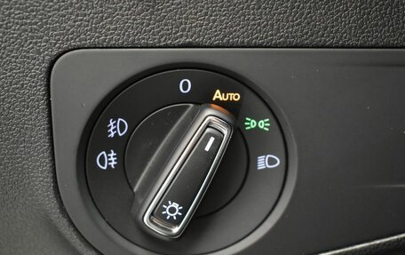 Volkswagen Tiguan II, 2018 год, 2 459 000 рублей, 28 фотография