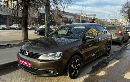 Volkswagen Jetta VI, 2012 год, 950 000 рублей, 1 фотография