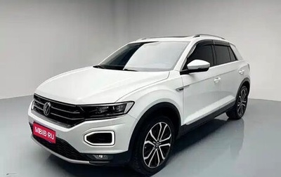 Volkswagen T-Roc I, 2022 год, 1 560 000 рублей, 1 фотография