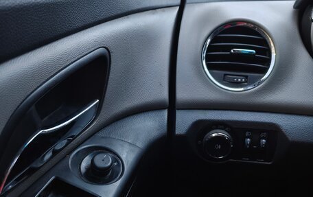 Chevrolet Cruze II, 2013 год, 700 000 рублей, 18 фотография