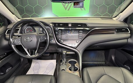 Toyota Camry, 2020 год, 2 900 000 рублей, 10 фотография