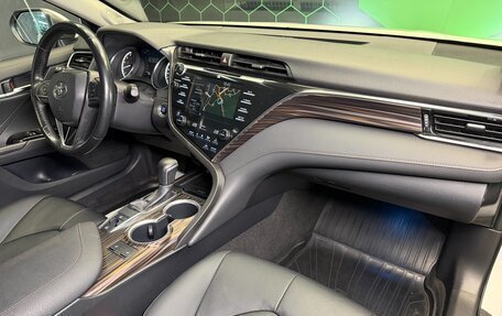 Toyota Camry, 2020 год, 2 900 000 рублей, 18 фотография