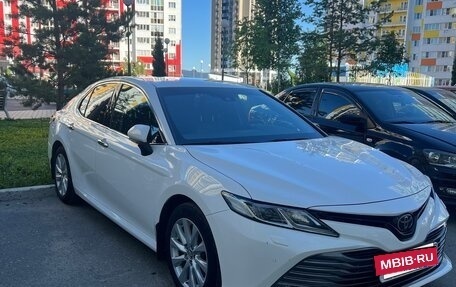 Toyota Camry, 2018 год, 2 750 000 рублей, 2 фотография