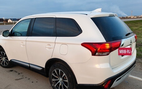 Mitsubishi Outlander III рестайлинг 3, 2021 год, 2 200 000 рублей, 3 фотография