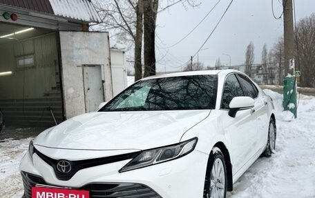 Toyota Camry, 2018 год, 2 750 000 рублей, 5 фотография