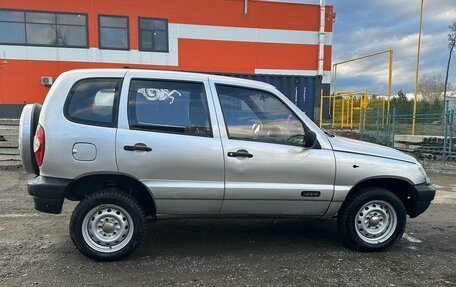 Chevrolet Niva I рестайлинг, 2003 год, 200 000 рублей, 3 фотография
