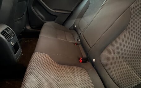 Volkswagen Jetta VI, 2013 год, 870 000 рублей, 16 фотография