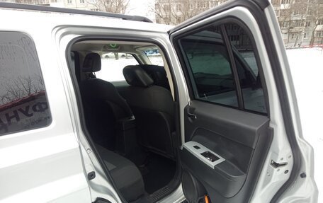 Jeep Liberty (Patriot), 2007 год, 780 000 рублей, 30 фотография