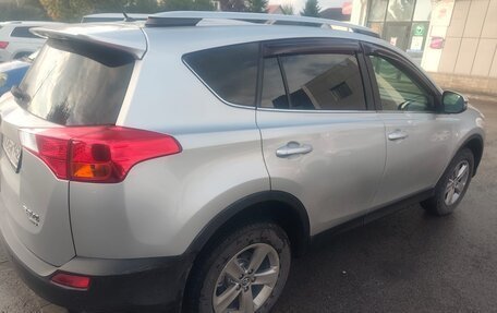 Toyota RAV4, 2015 год, 2 200 000 рублей, 4 фотография