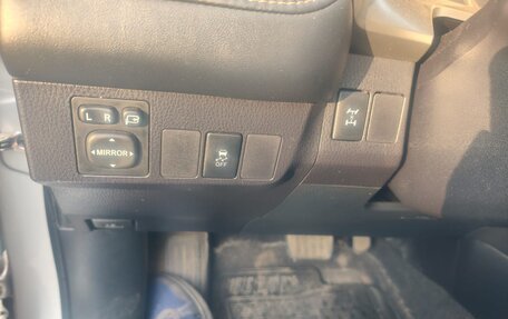 Toyota RAV4, 2015 год, 2 200 000 рублей, 21 фотография