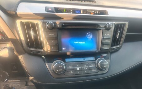 Toyota RAV4, 2015 год, 2 200 000 рублей, 23 фотография