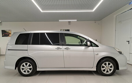 Toyota ISis I, 2012 год, 1 300 000 рублей, 4 фотография