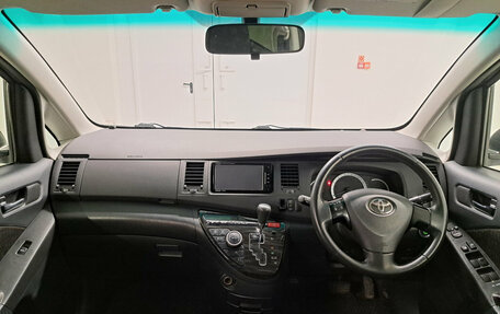 Toyota ISis I, 2012 год, 1 300 000 рублей, 14 фотография