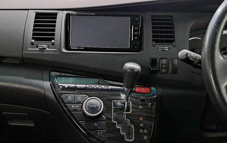 Toyota ISis I, 2012 год, 1 300 000 рублей, 15 фотография