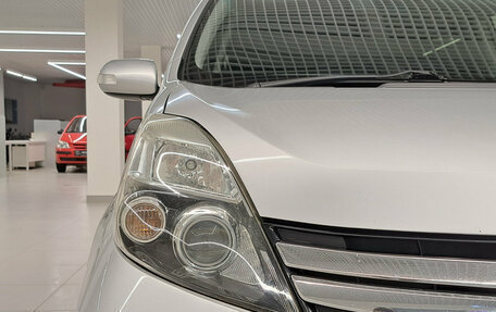 Toyota ISis I, 2012 год, 1 300 000 рублей, 17 фотография