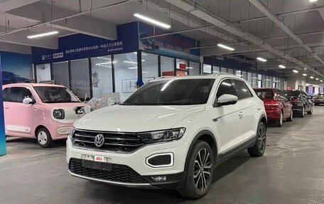 Volkswagen T-Roc I, 2022 год, 1 550 000 рублей, 1 фотография