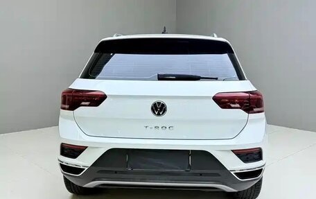 Volkswagen T-Roc I, 2022 год, 1 590 000 рублей, 5 фотография