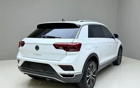 Volkswagen T-Roc I, 2022 год, 1 590 000 рублей, 4 фотография