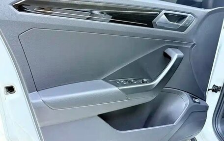 Volkswagen T-Roc I, 2022 год, 1 590 000 рублей, 7 фотография