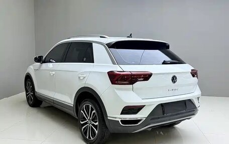 Volkswagen T-Roc I, 2022 год, 1 590 000 рублей, 6 фотография
