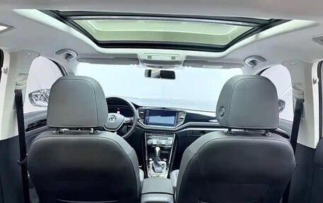 Volkswagen T-Roc I, 2022 год, 1 590 000 рублей, 19 фотография