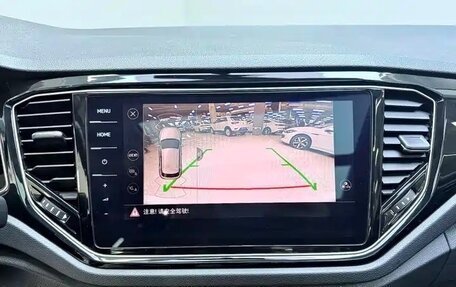 Volkswagen T-Roc I, 2022 год, 1 590 000 рублей, 17 фотография