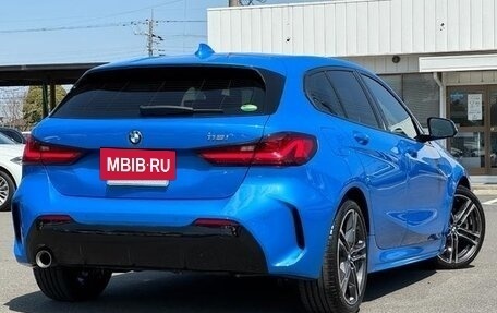 BMW 1 серия, 2021 год, 1 360 000 рублей, 2 фотография