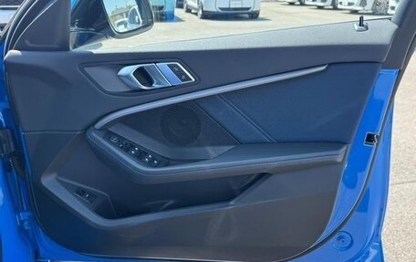 BMW 1 серия, 2021 год, 1 360 000 рублей, 16 фотография