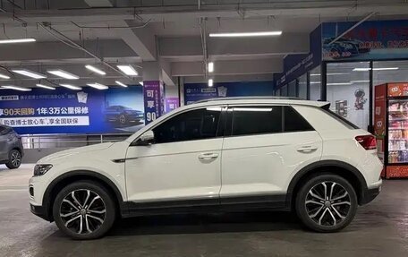 Volkswagen T-Roc I, 2022 год, 1 550 000 рублей, 3 фотография